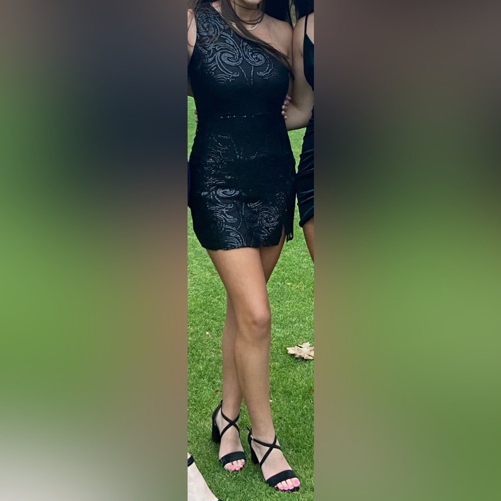 Lulu's Chic Black One-Shoulder Dress